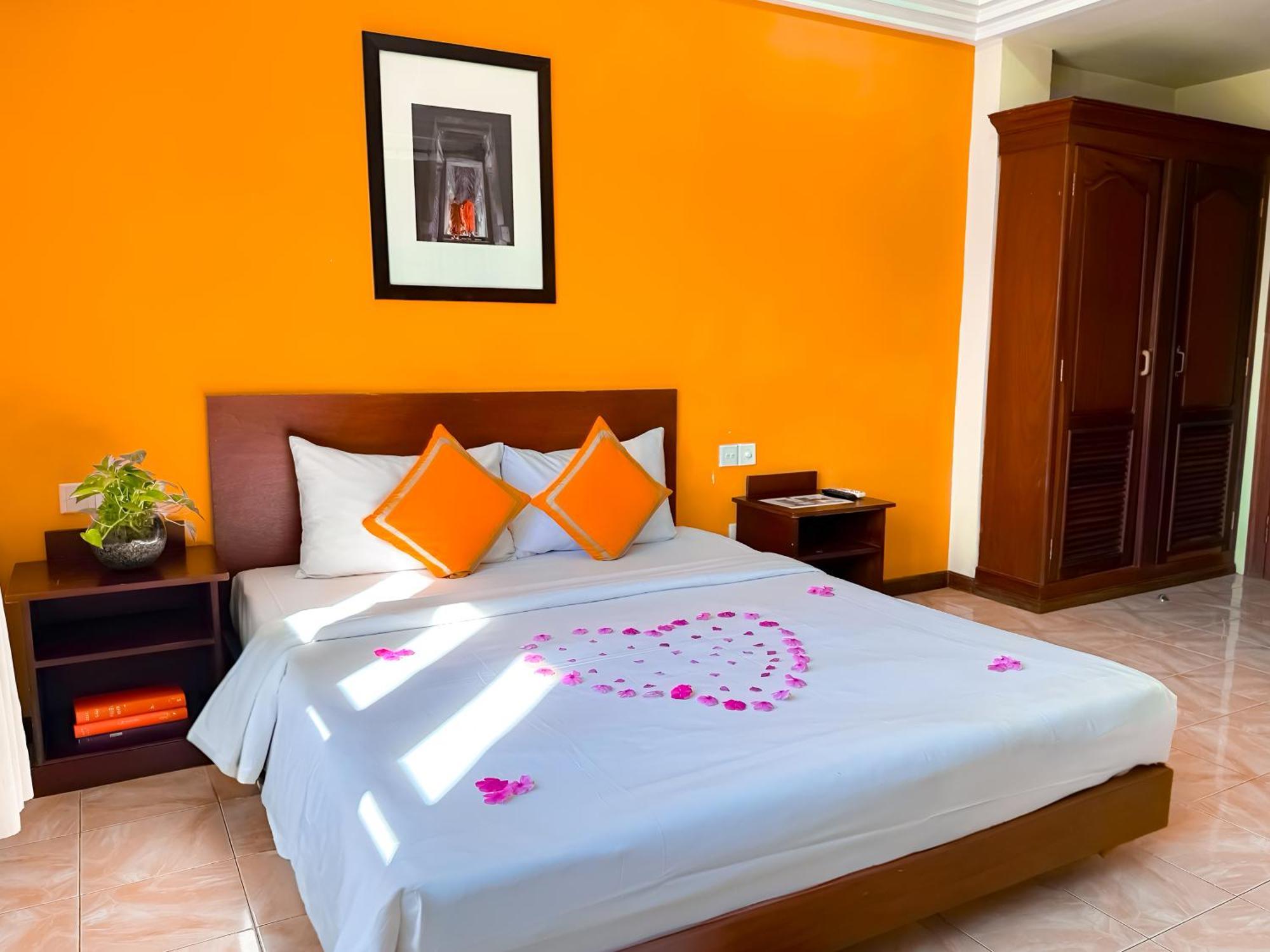 Vplus Hotel Siem Reap Exterior photo